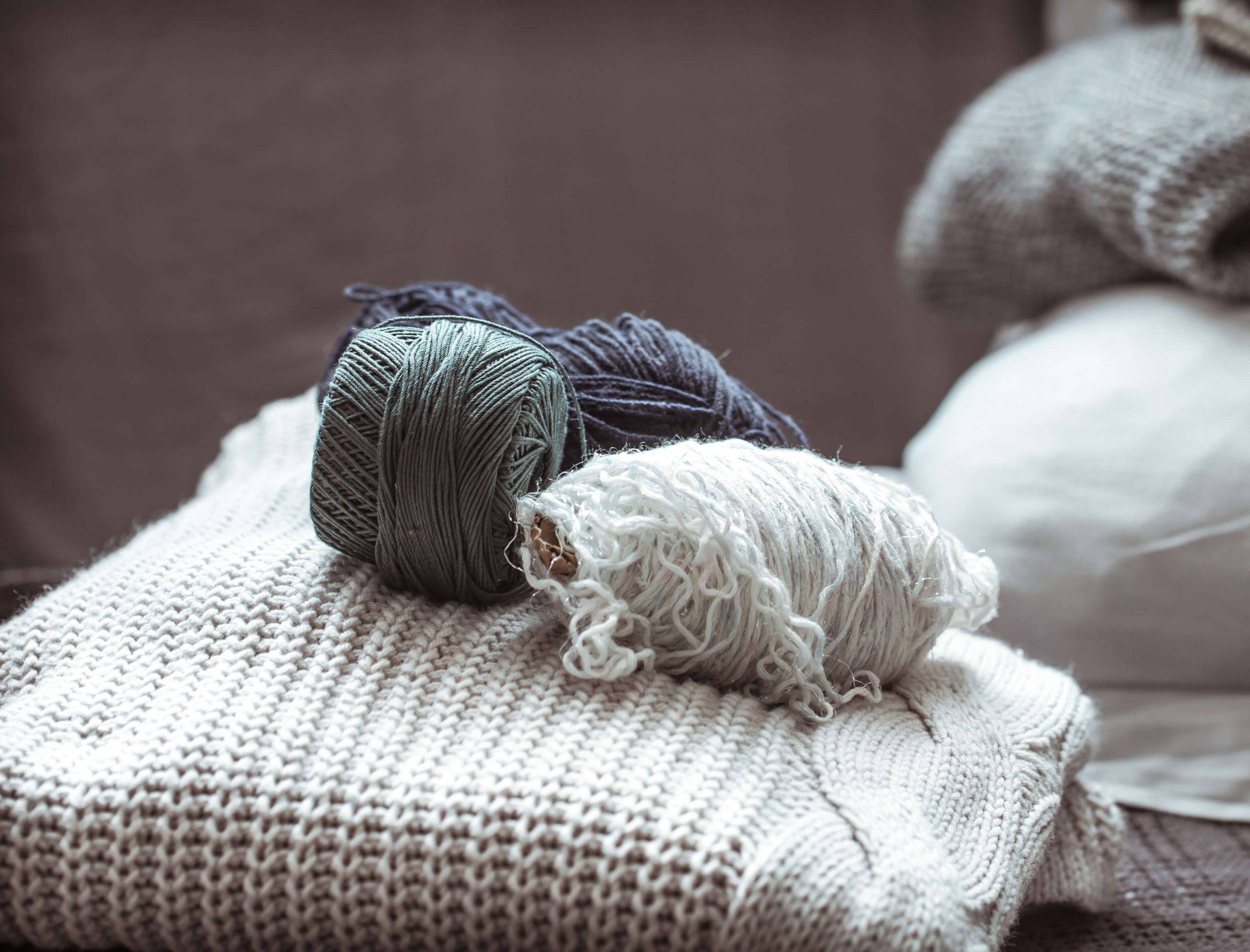 Textile materials and yarn colors for Lova Colors